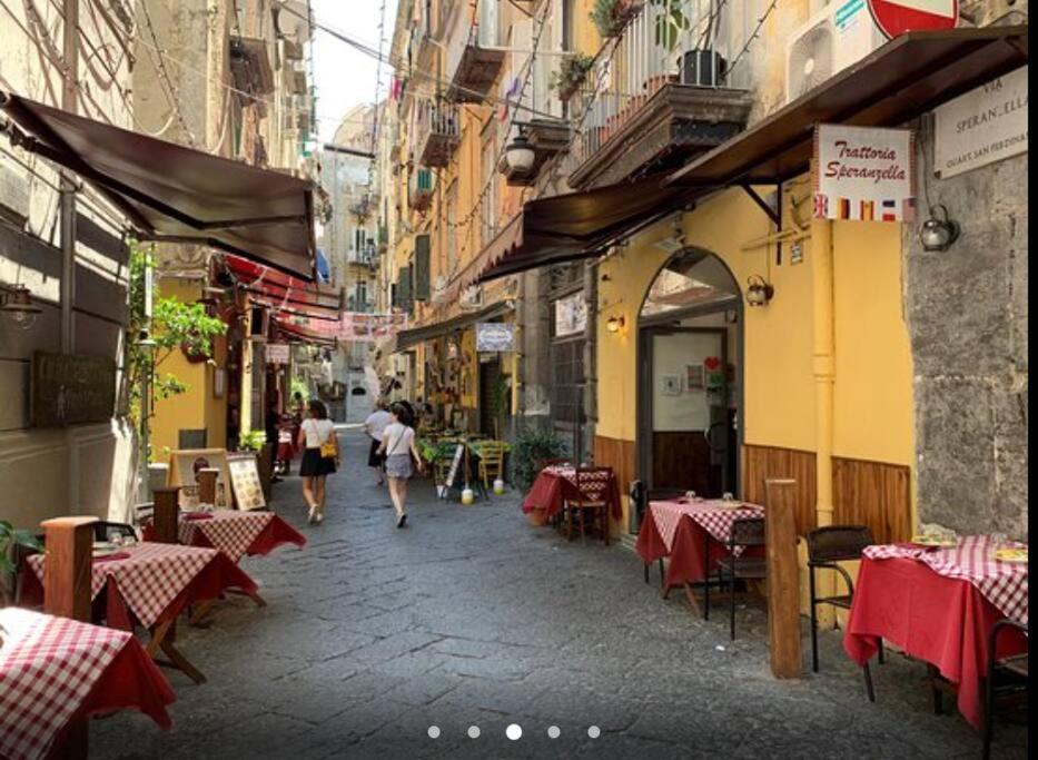 A Due Passi Da Toledo * Naples
